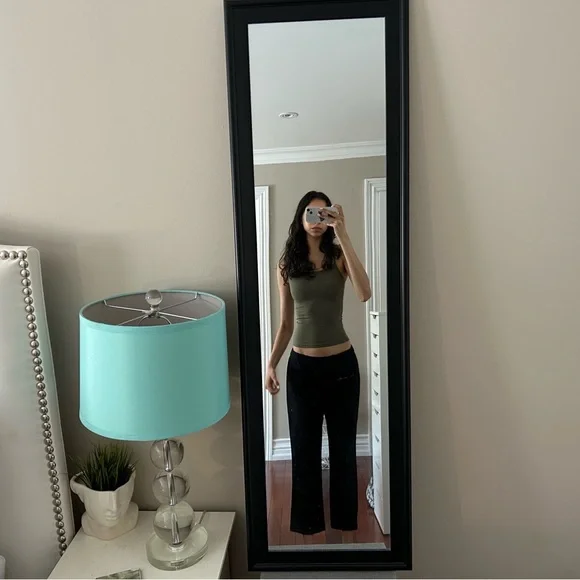 Black Low Rise Capris - Picture 2 of 9